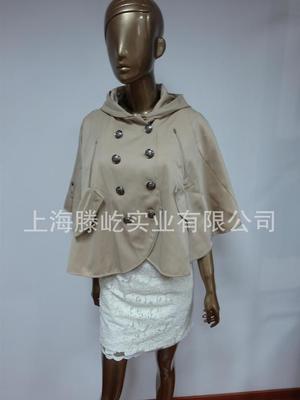 【淘工廠】女裝貼牌加工韓版時尚雙排扣斗篷 上海服裝生產(chǎn)廠家